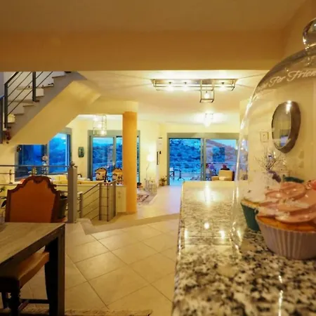 Holiday home Amorosa Pefkali