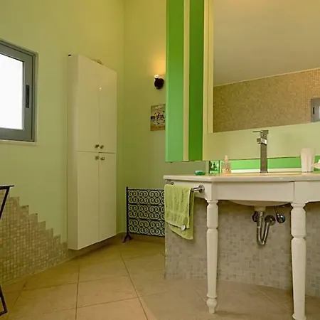 Amorosa Pefkali