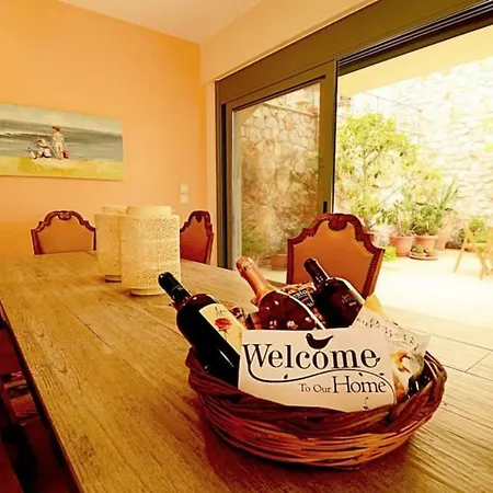 Holiday home Amorosa Pefkali