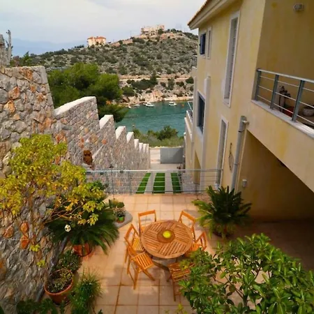Holiday home Amorosa Pefkali